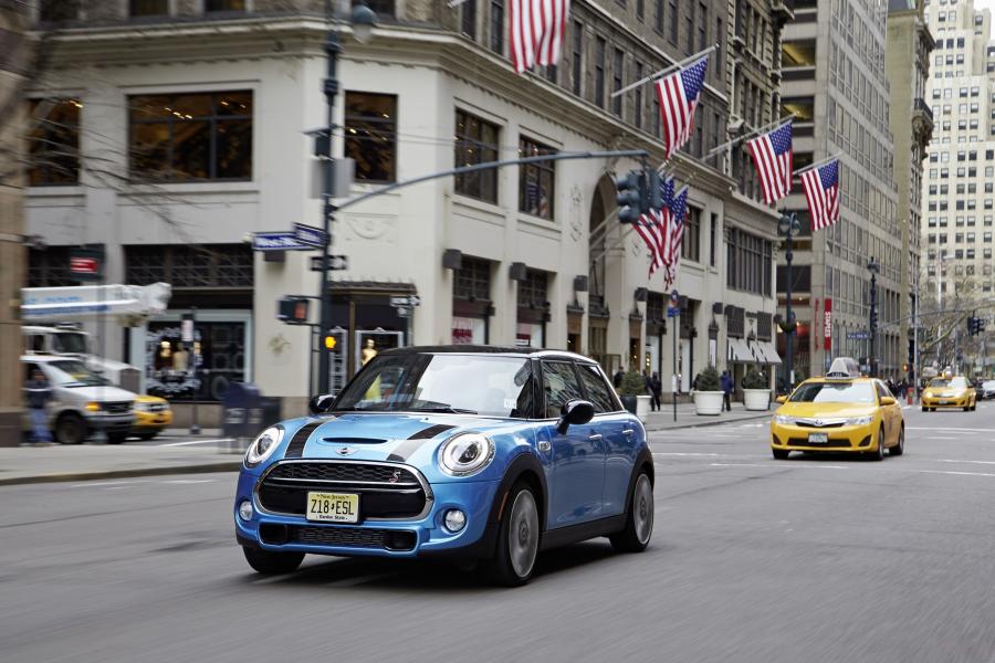  Mini Cooper S 5-Door 2015 года  (US) (фото 2 из 27)